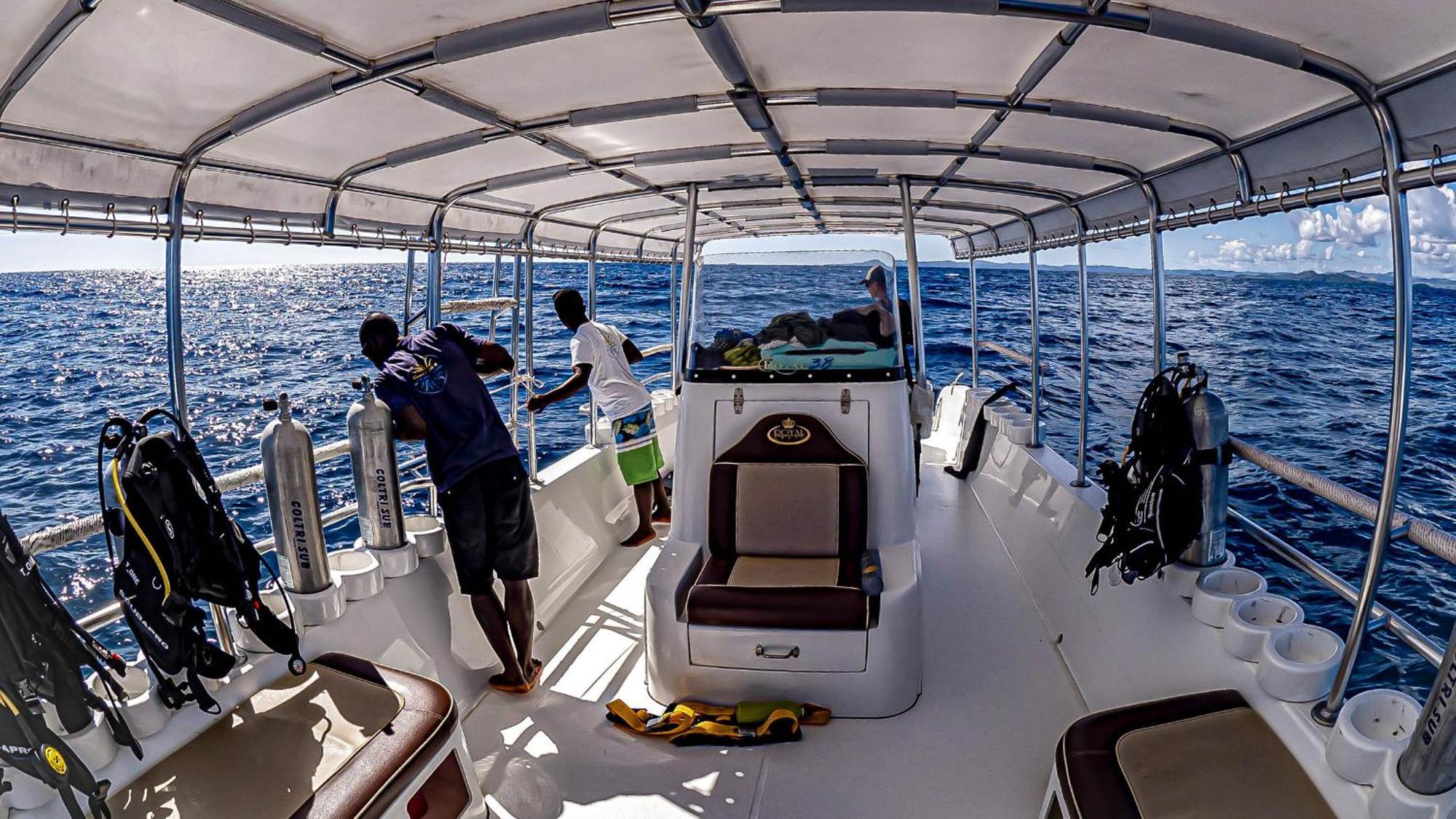 Maison Ylang Dive Center Nosy Be Exterior photo